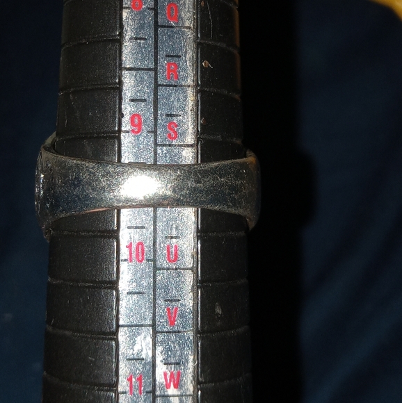 Get That Big Ruby look with this  Large Red glass And Silver plated costume ring - Picture 7 of 7